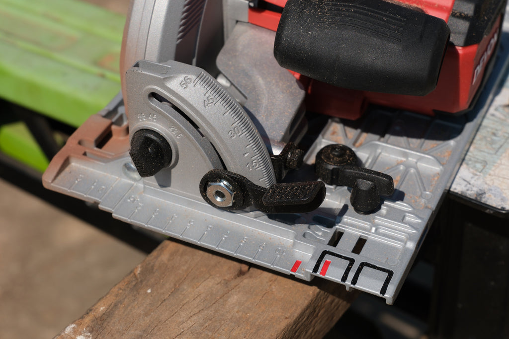 Devon 5850 circular saw 190mm (7.5 လက်မ inches)