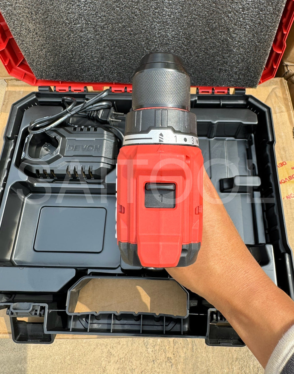 Devon 5208u , 12V drill