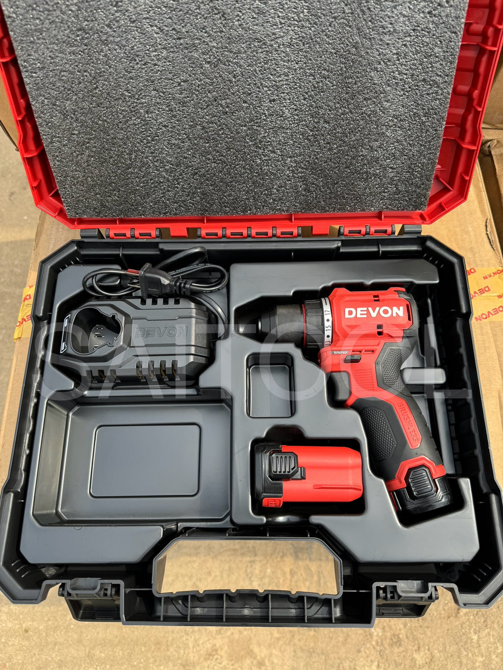 Devon 5208u , 12V drill