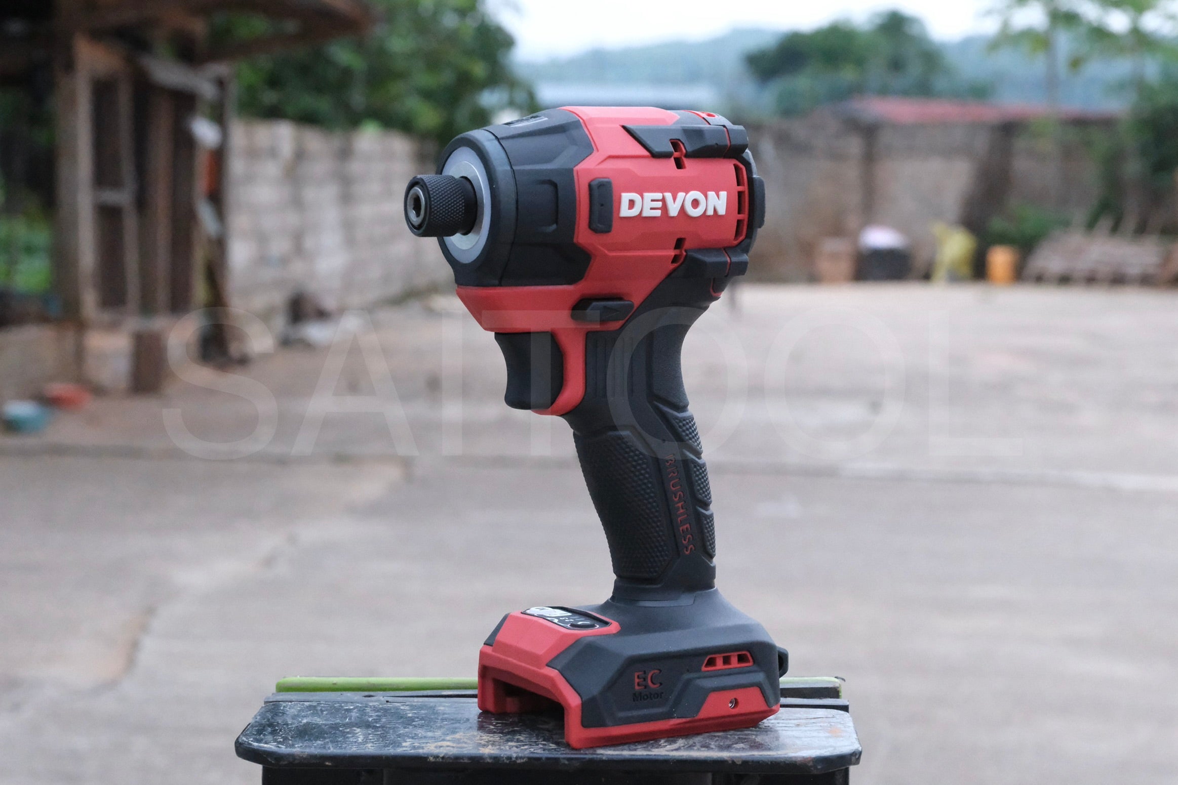 Devon 5772 impact driver