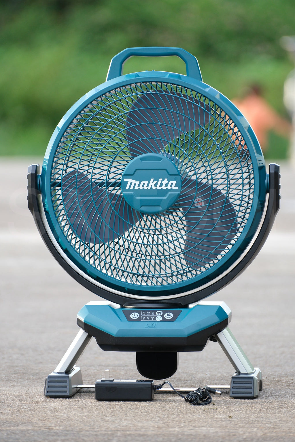 Makita DCF301 , DC/AC cordless fan