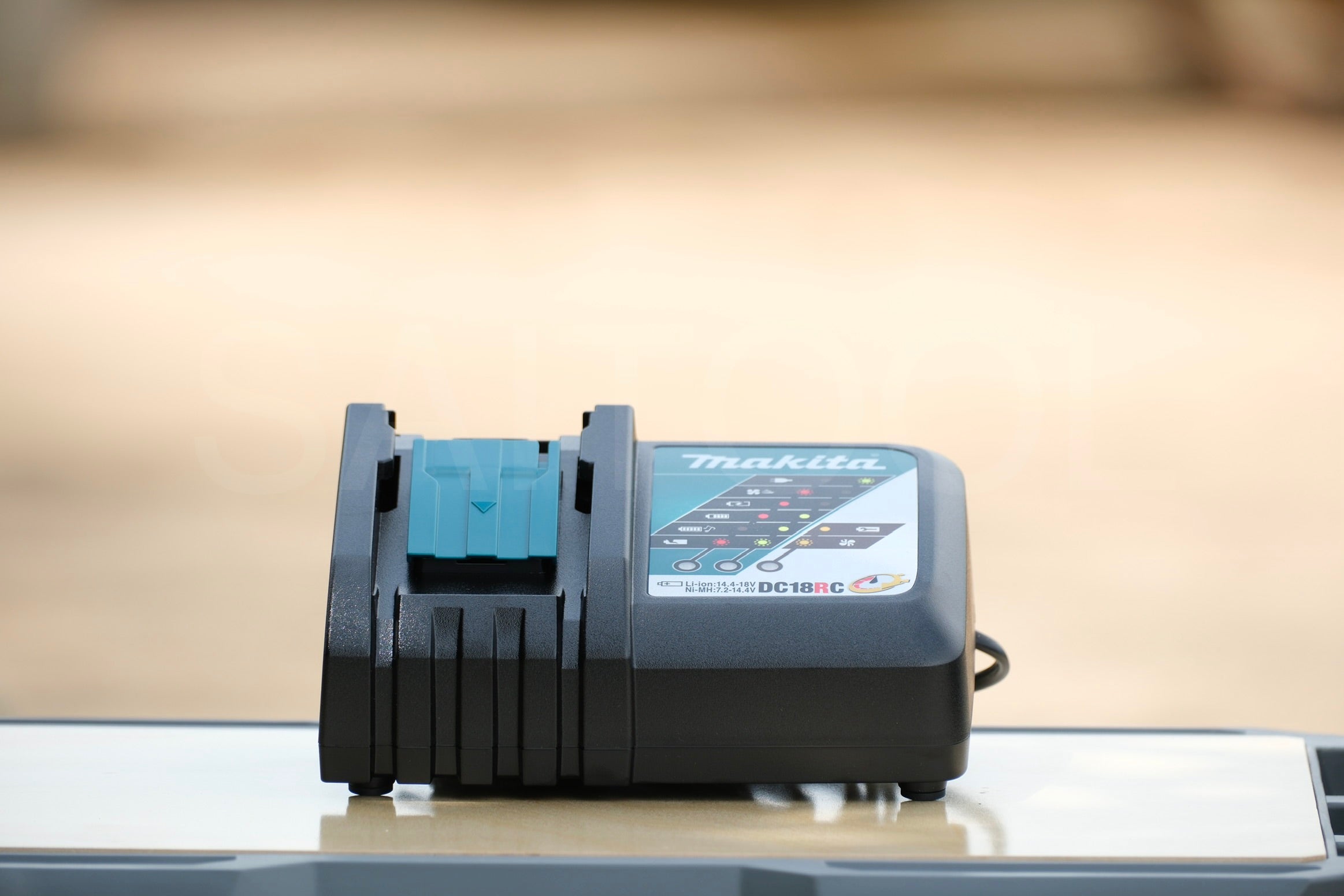 Makita 18V DC18RC rapid battery
