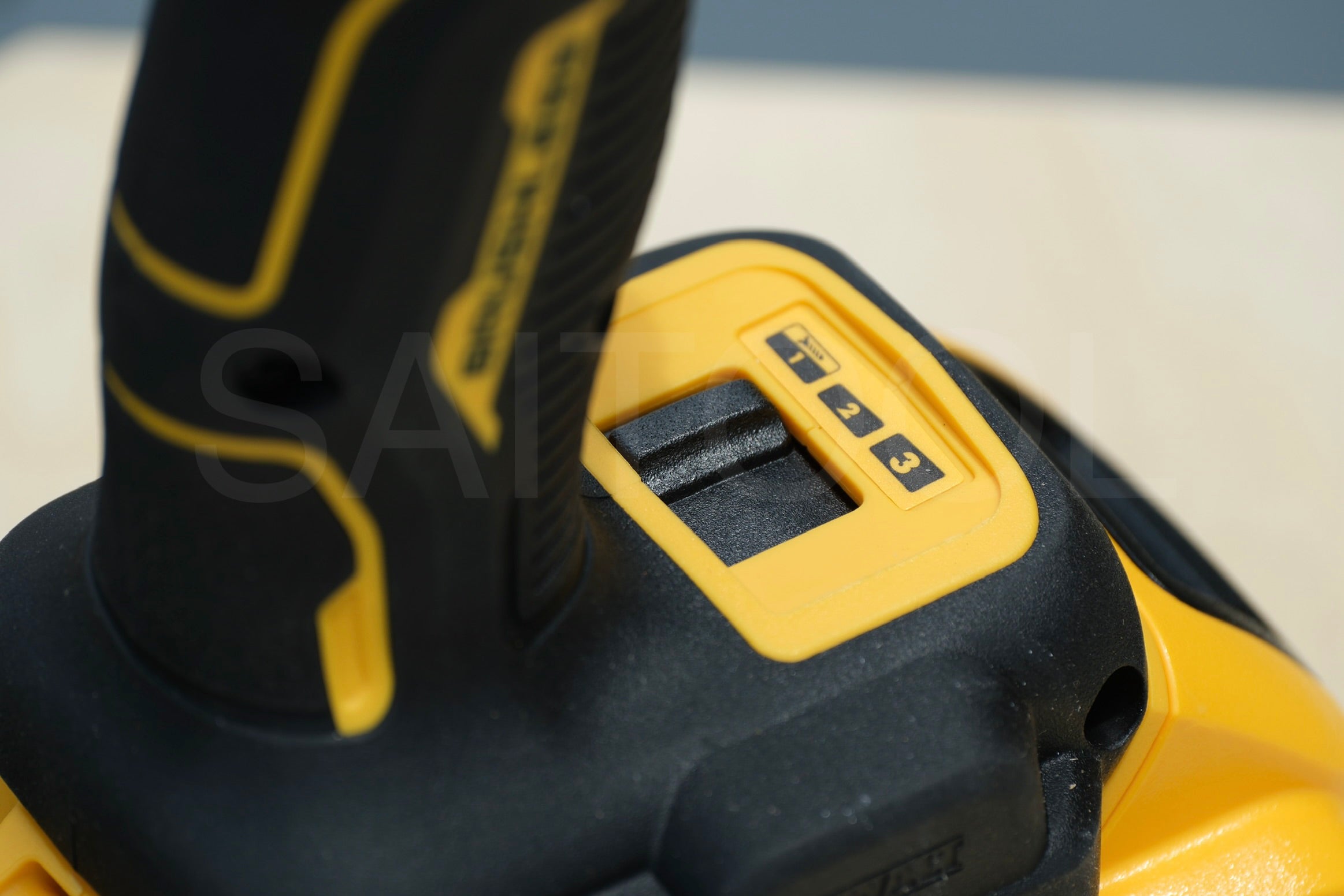 Dewalt DCF850 , solo
