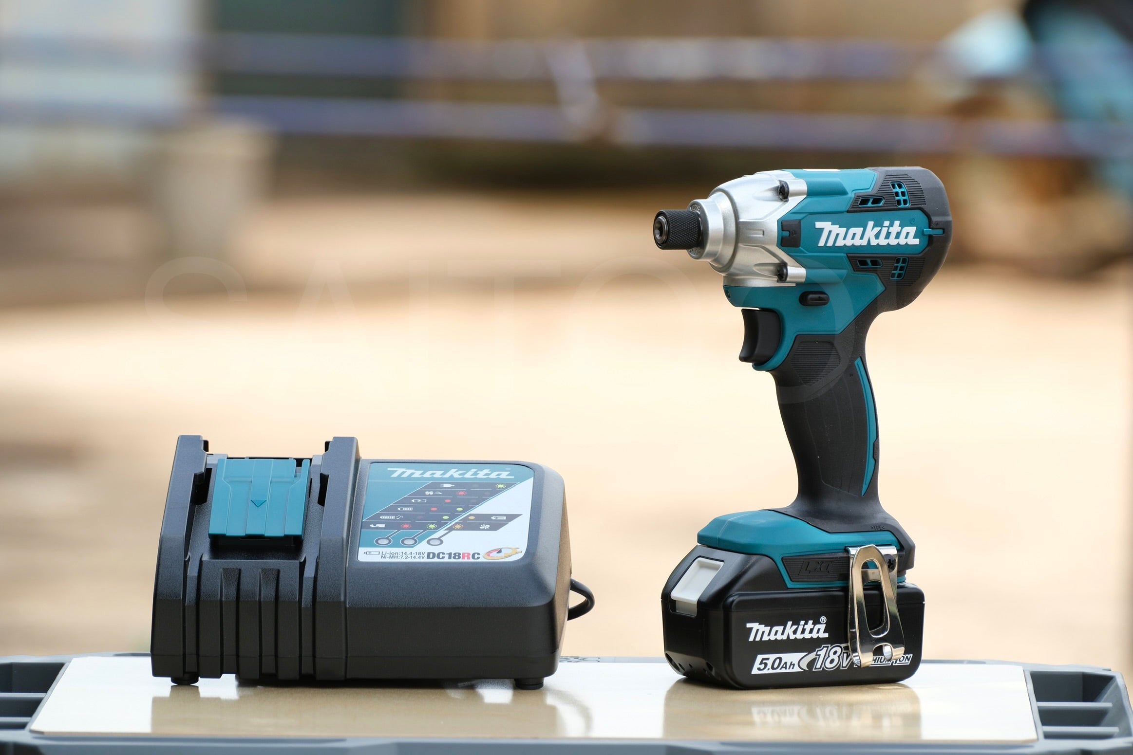 Makita DTD156 , 5.0Ah x1 , charger , 155 N·m