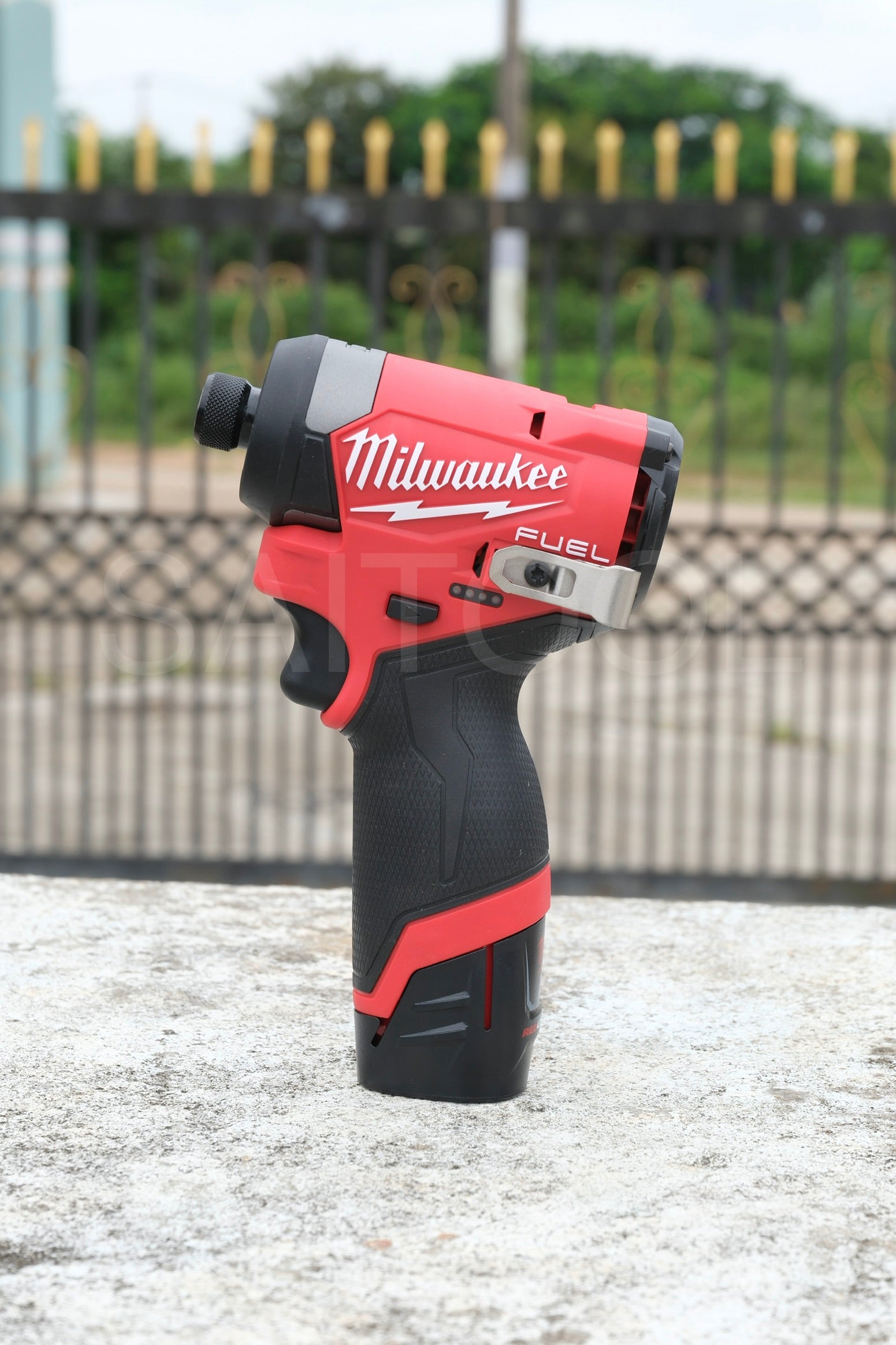 Milwaukee 3453 /M12 FID2 
2.0Ah x1 , charger