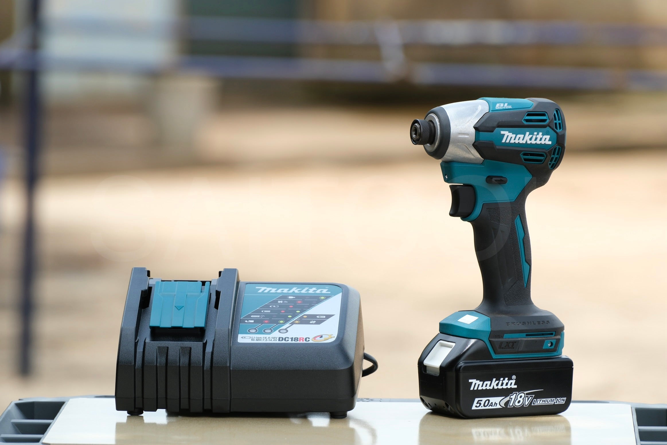 Makita DTD158 ,5.0Ah x1 , charger , 170Nm
