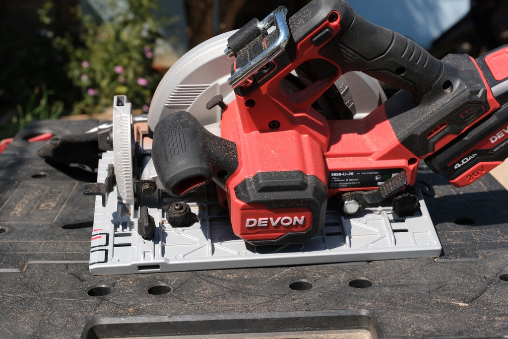 Devon 5850 circular saw 190mm (7.5 လက်မ inches)