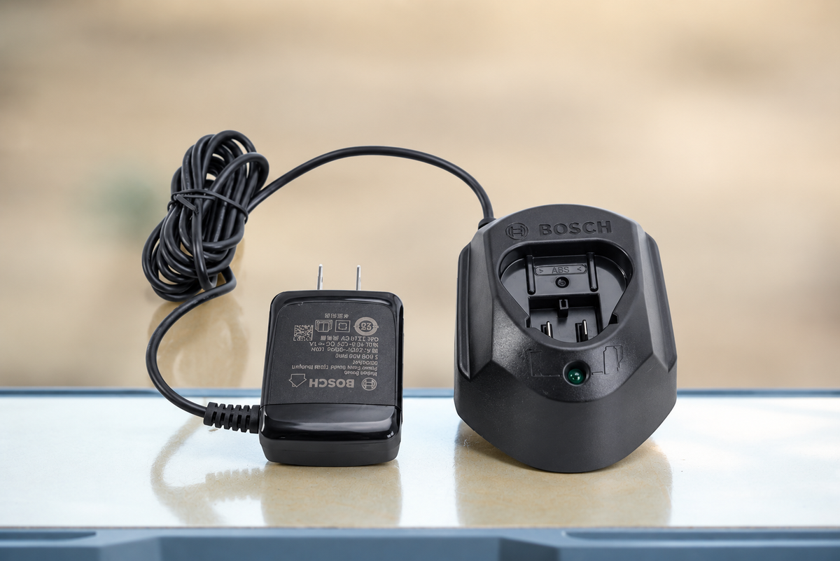 Bosch 12V 1A charger