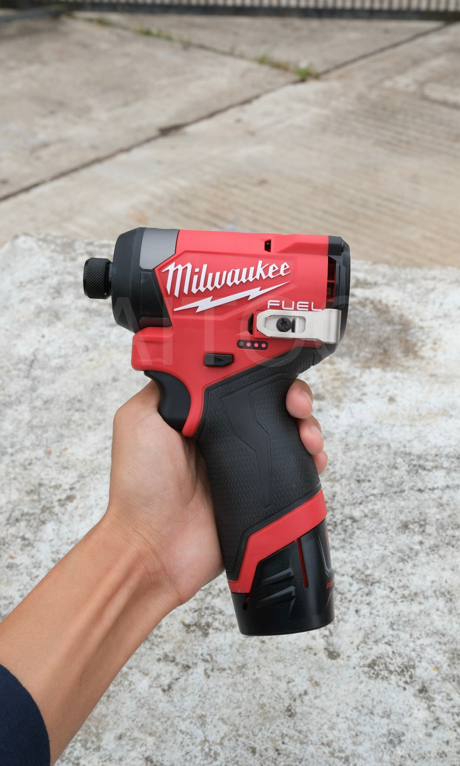 Milwaukee 3453 /M12 FID2 
2.0Ah x1 , charger